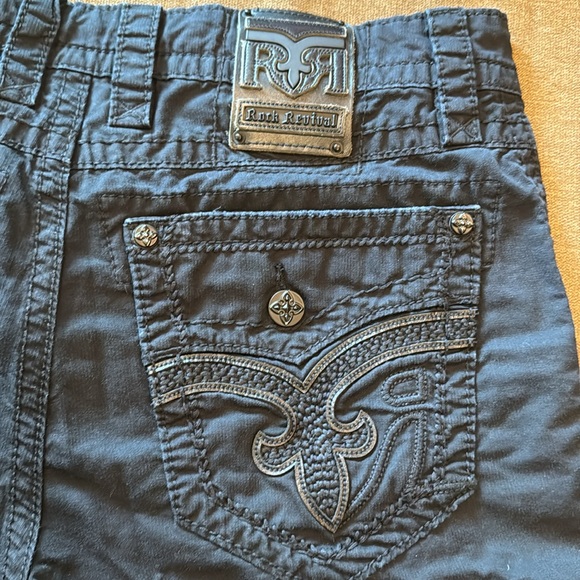 Men’s Rock Revival Cargo Shorts - Picture 4 of 4